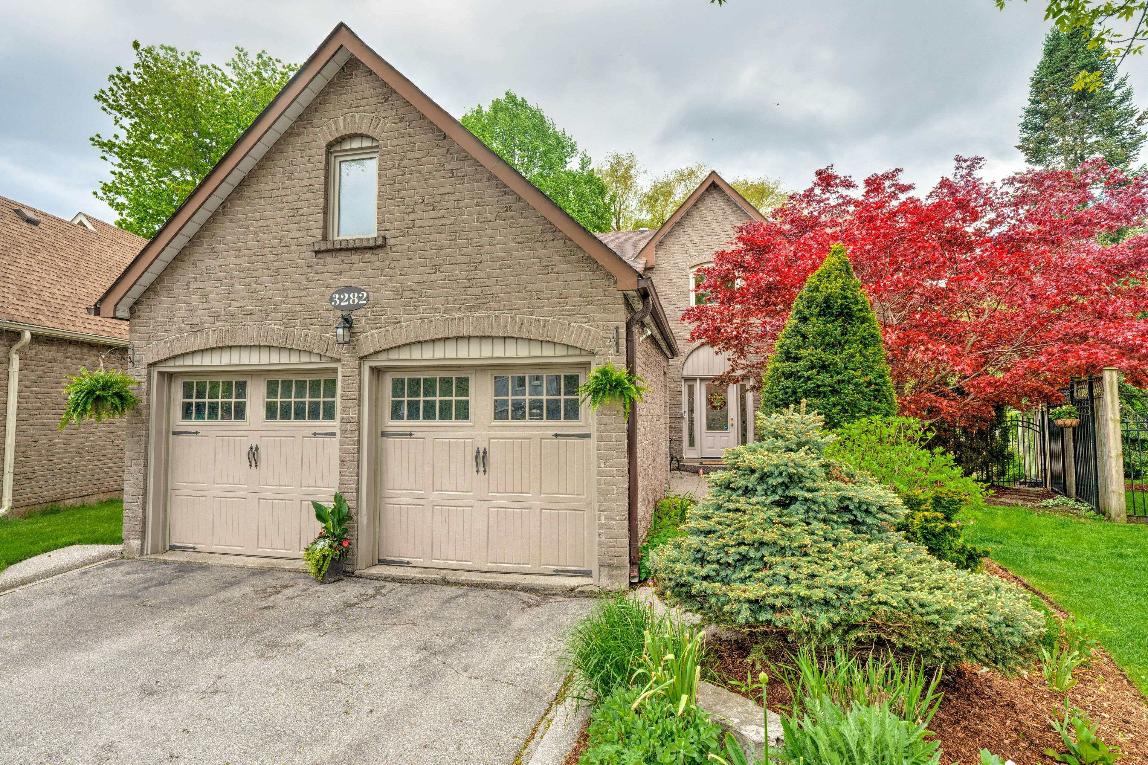 Oakville, ON L6L 5R3,3282 Victoria ST