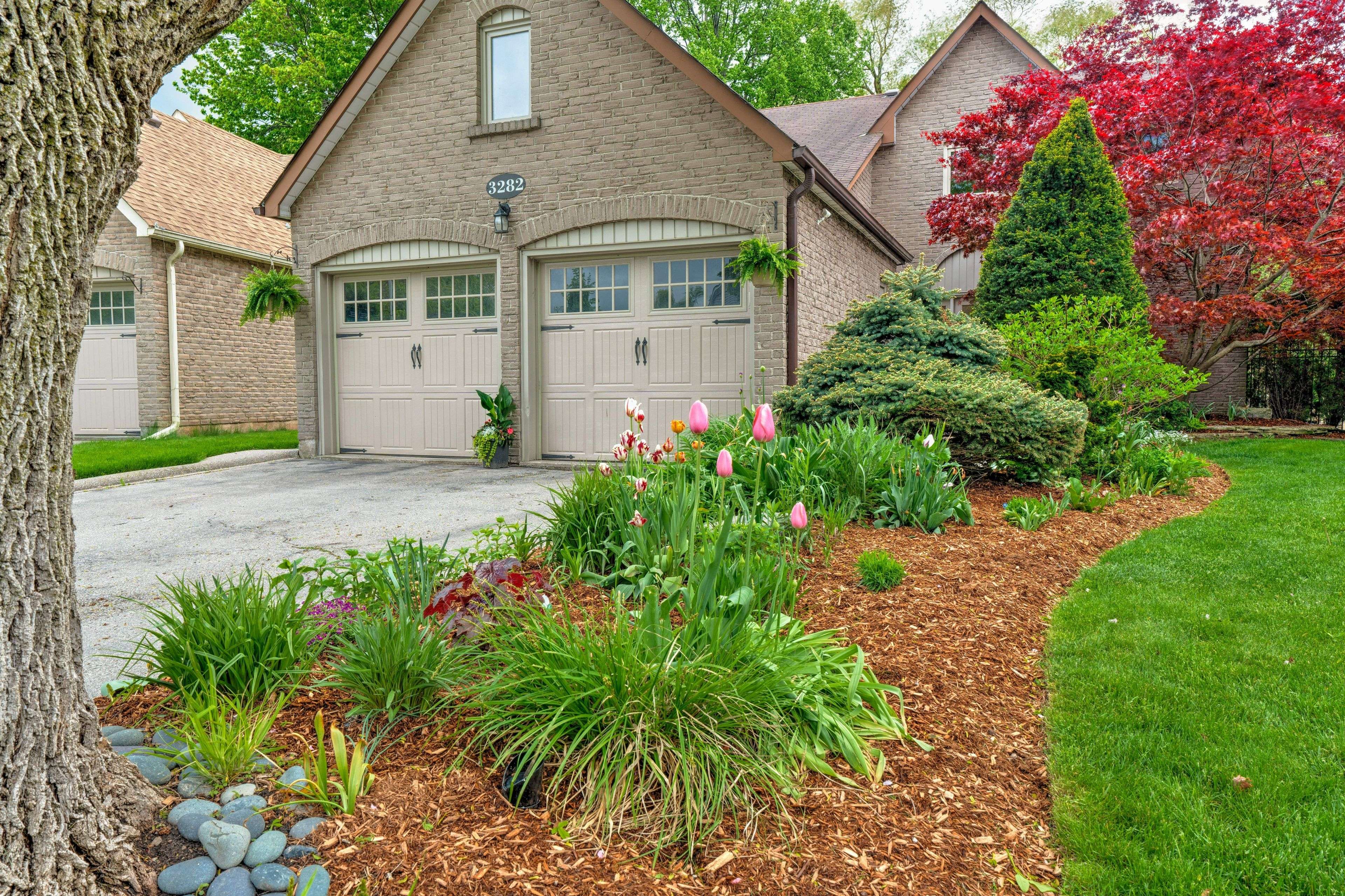 Oakville, ON L6L 5R3,3282 Victoria ST