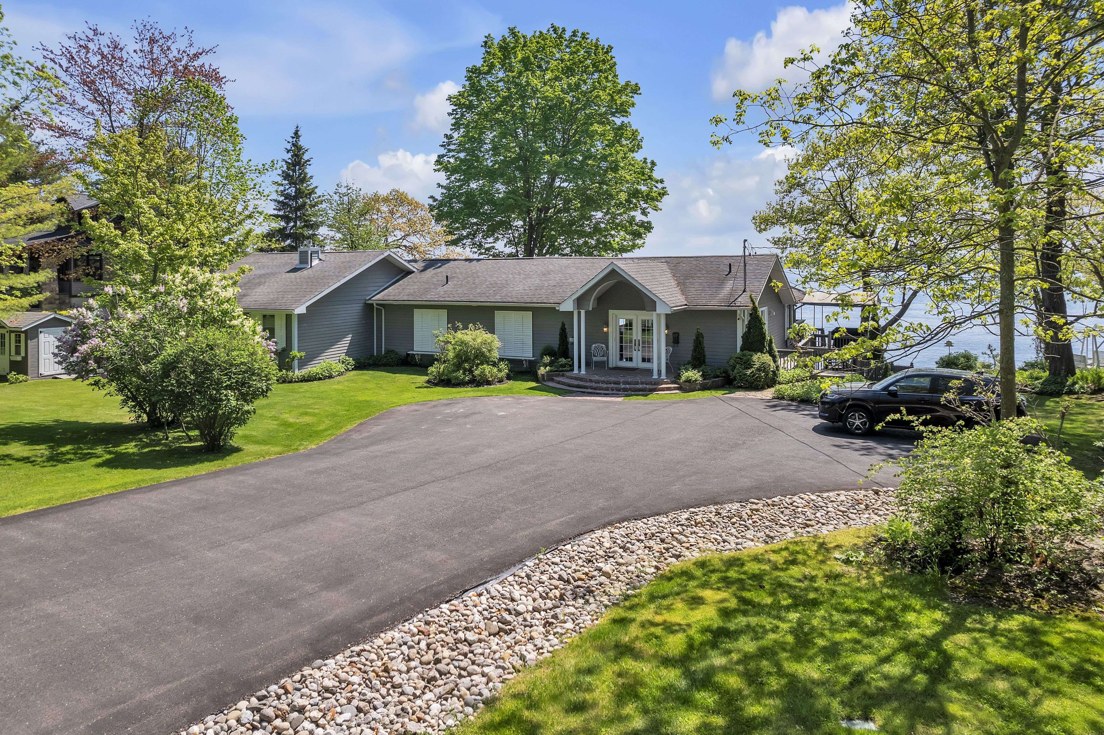 35 Riverview DR, Leeds And The Thousand Islands, ON K0E 1V0