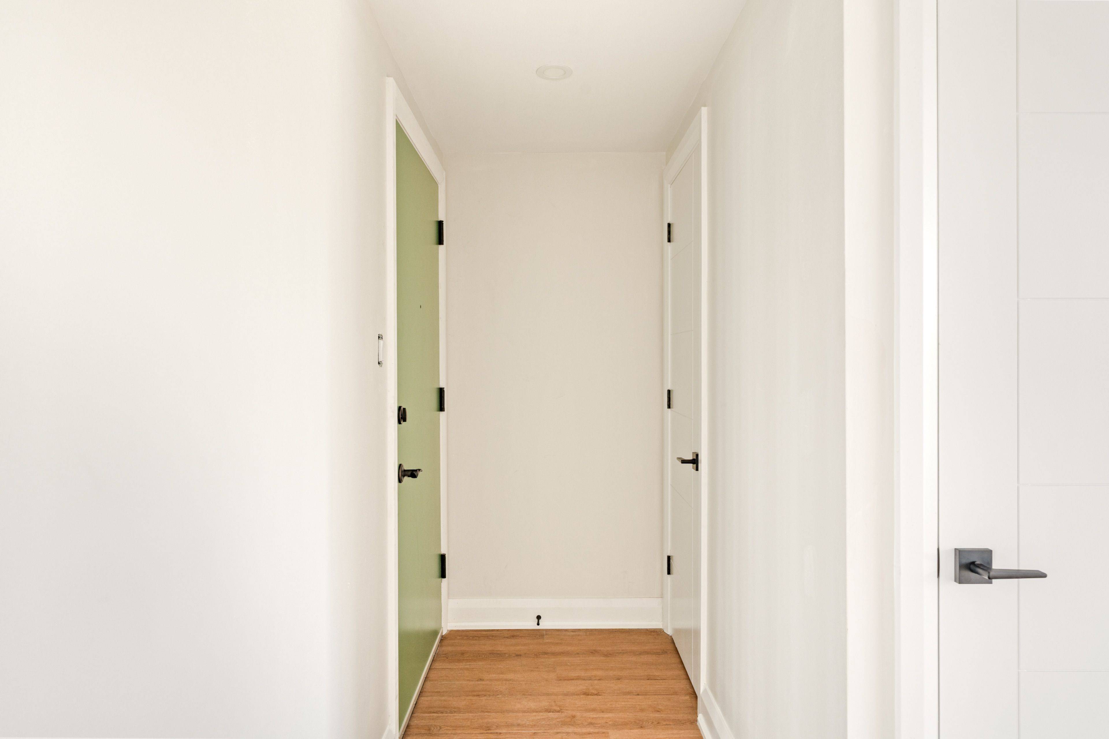 Vanier And Kingsview Park, ON K1L 6R2,10 MCARTHUR AVE #301
