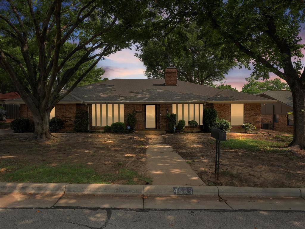 Arlington, TX 76013,4509 Trowbridge Drive