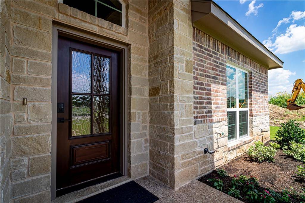 Mcgregor, TX 76657,1037 Queen Elizabeth Drive