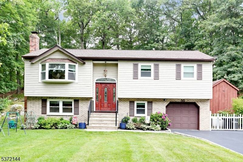 Ringwood Boro, NJ 07456,55 Serpentine Rd