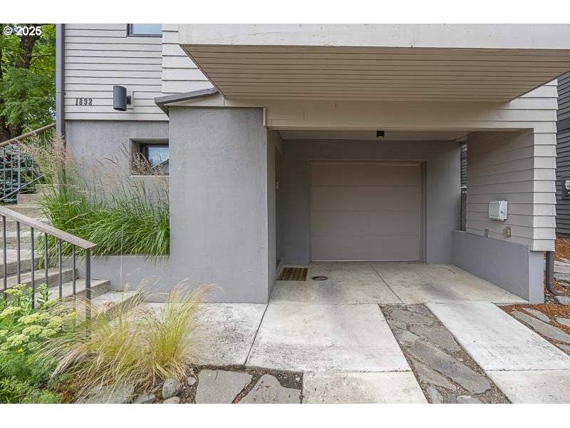 Salem, OR 97302,1892 COUSTEAU LOOP SE