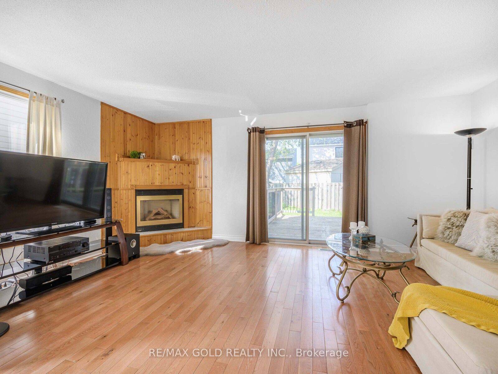 Brampton, ON L6S 2C6,15 Hughes CT