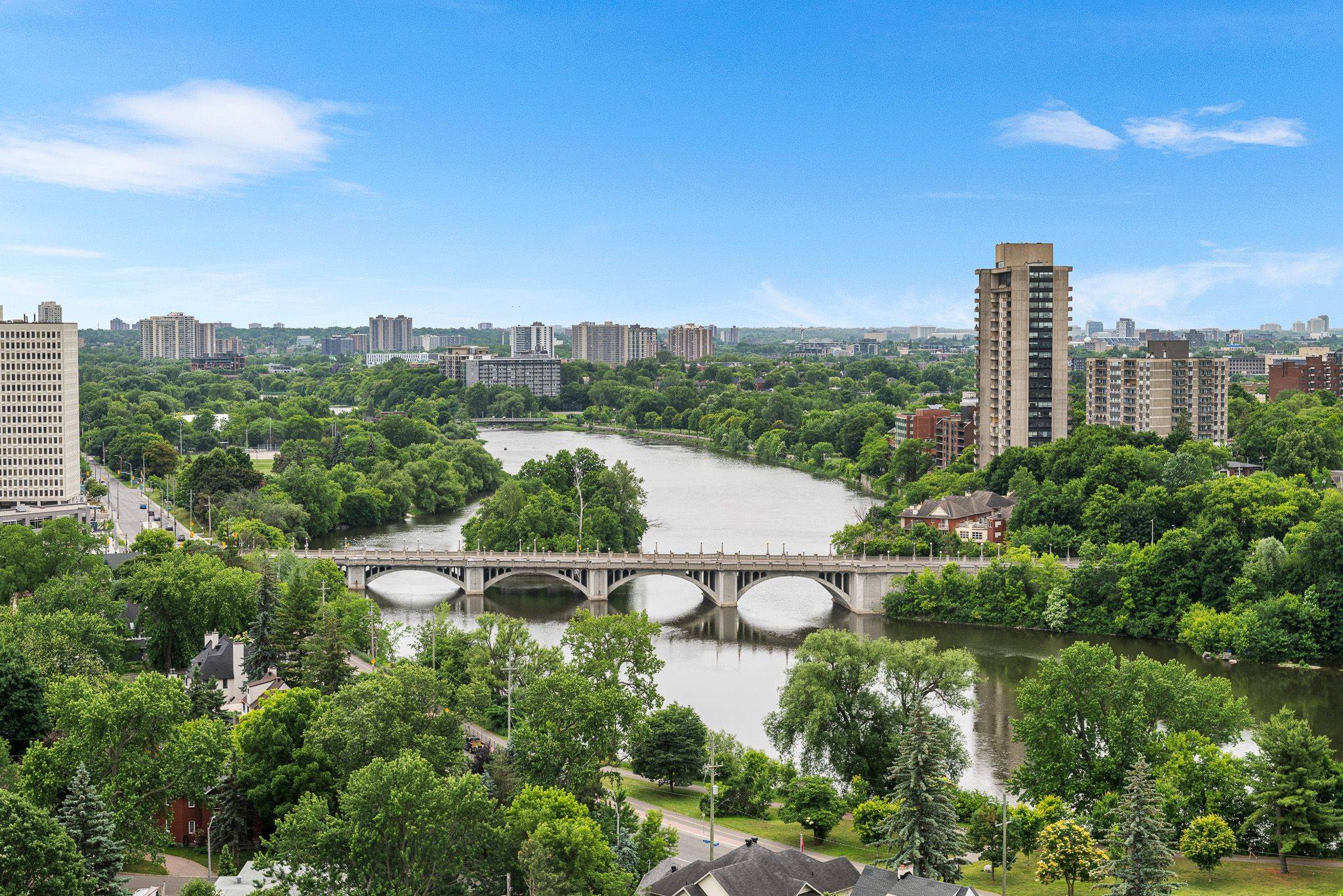 Vanier And Kingsview Park, ON K1L 0A9,90 Landry ST #2001