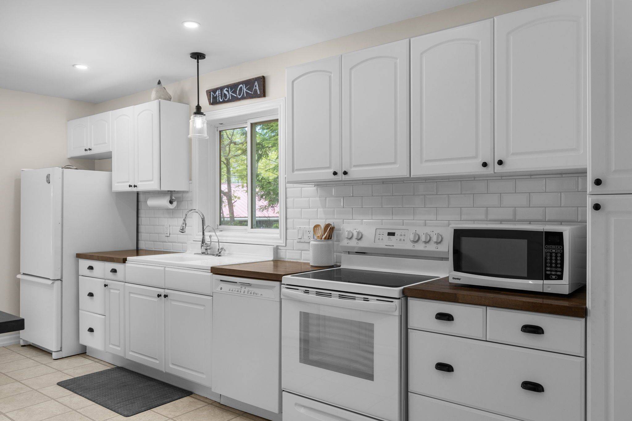 Gravenhurst, ON P1P 1R3,1166 NORTH SHORE DR #3