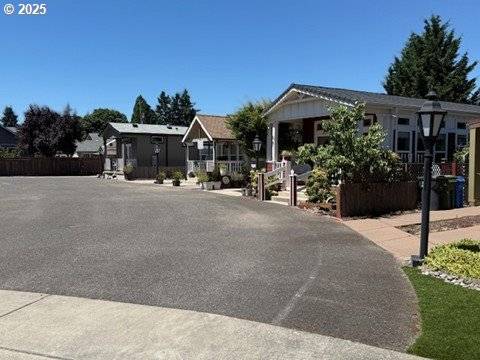 Eugene, OR 97401,1200 SHERATON DR #4