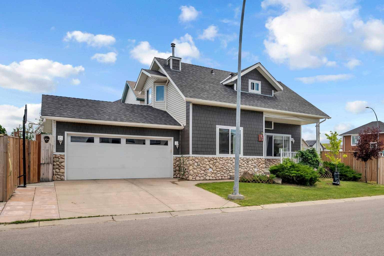 Calgary, AB T3J 4A5,4 Saddlecreek TER NE