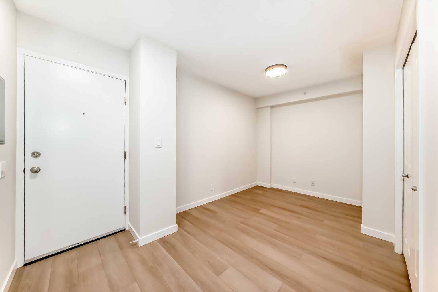 Calgary, AB T2R 1J8,1111 6 AVE SW #405