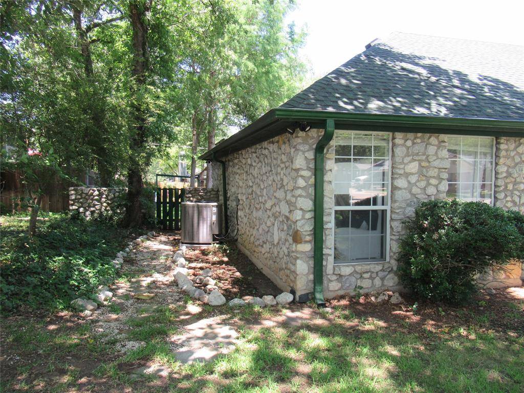 Azle, TX 76020,707 High Crest Drive