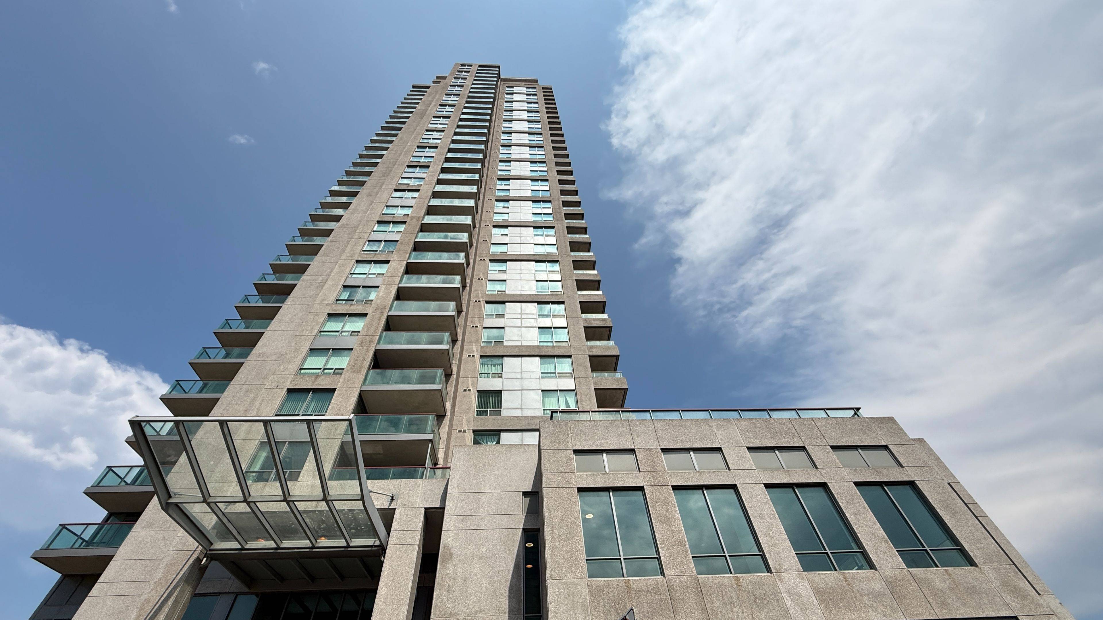 Toronto E09, ON M1P 5J5,60 Brian Harrison WAY #2102