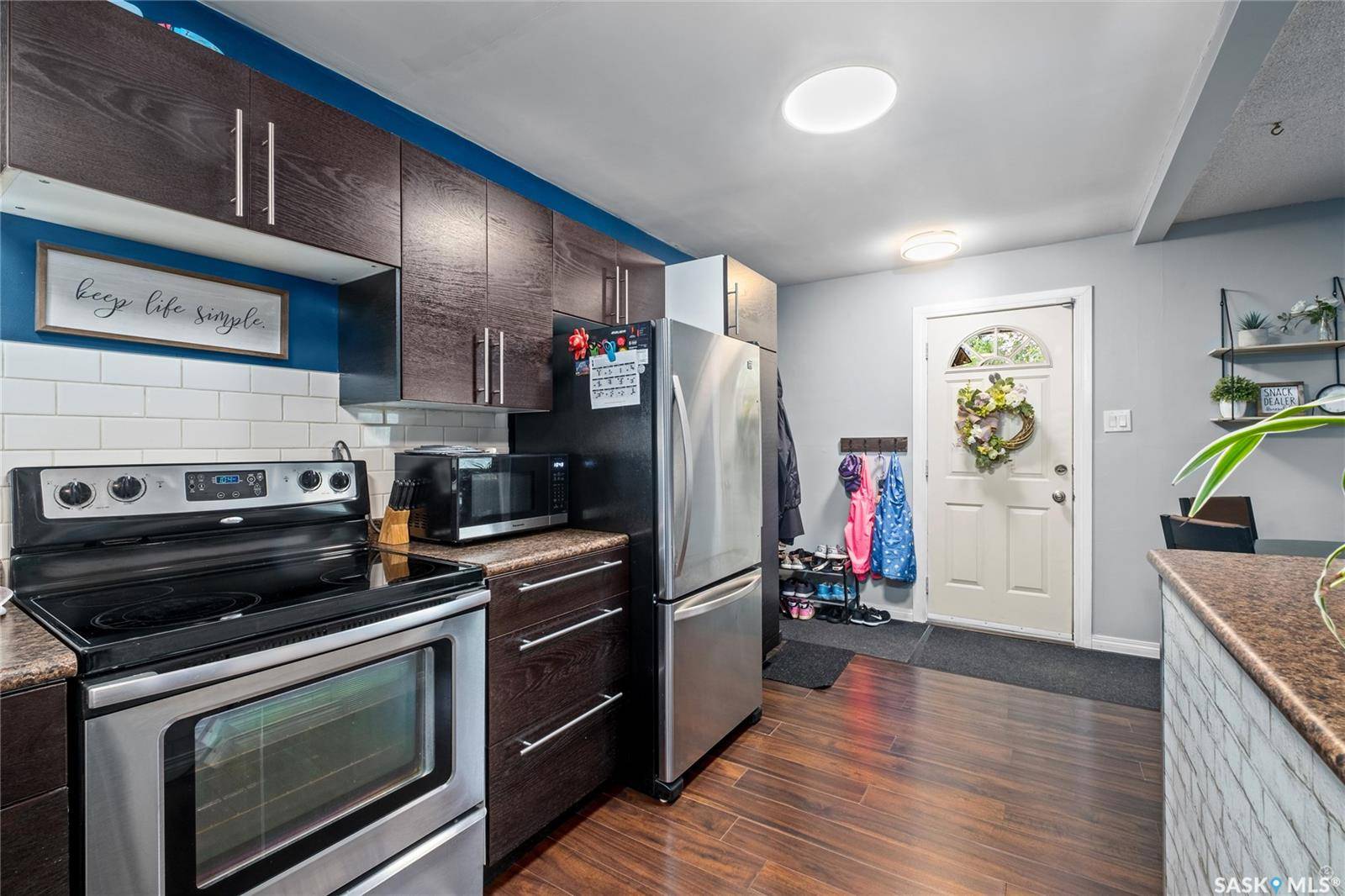 Prince Albert, SK S6V 0C4,906 1st STREET E
