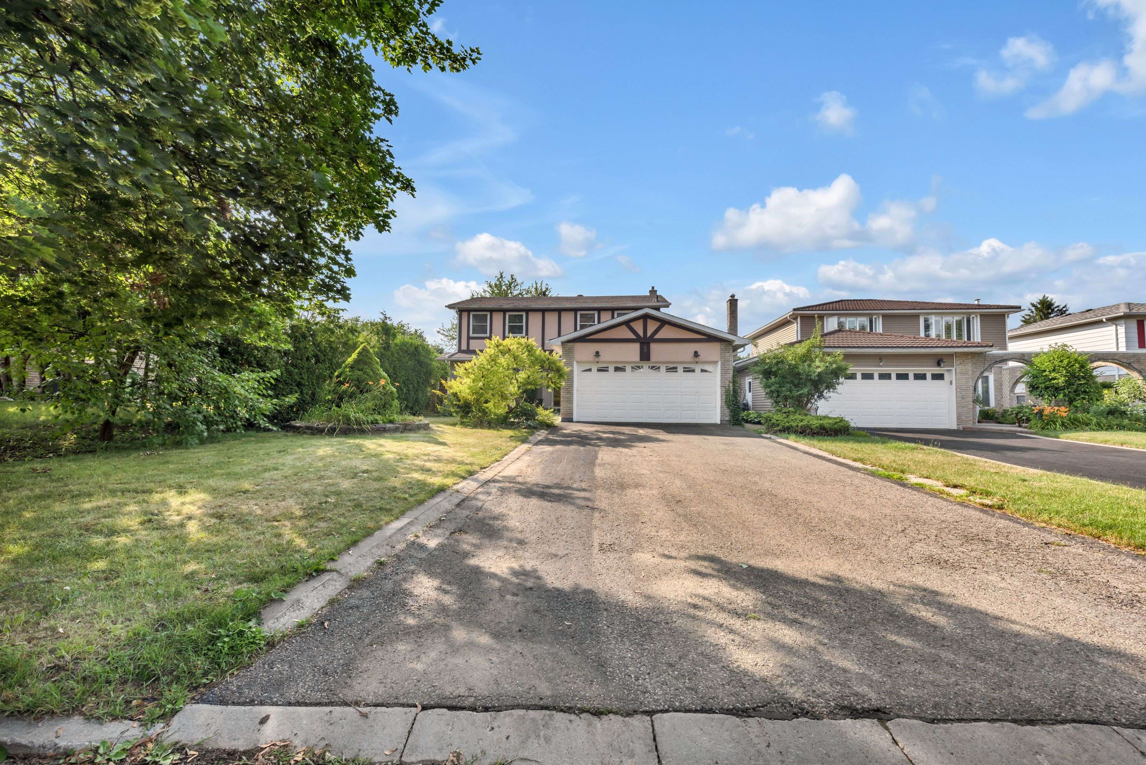 Brampton, ON L6S 2G9,3 Jerome CRES
