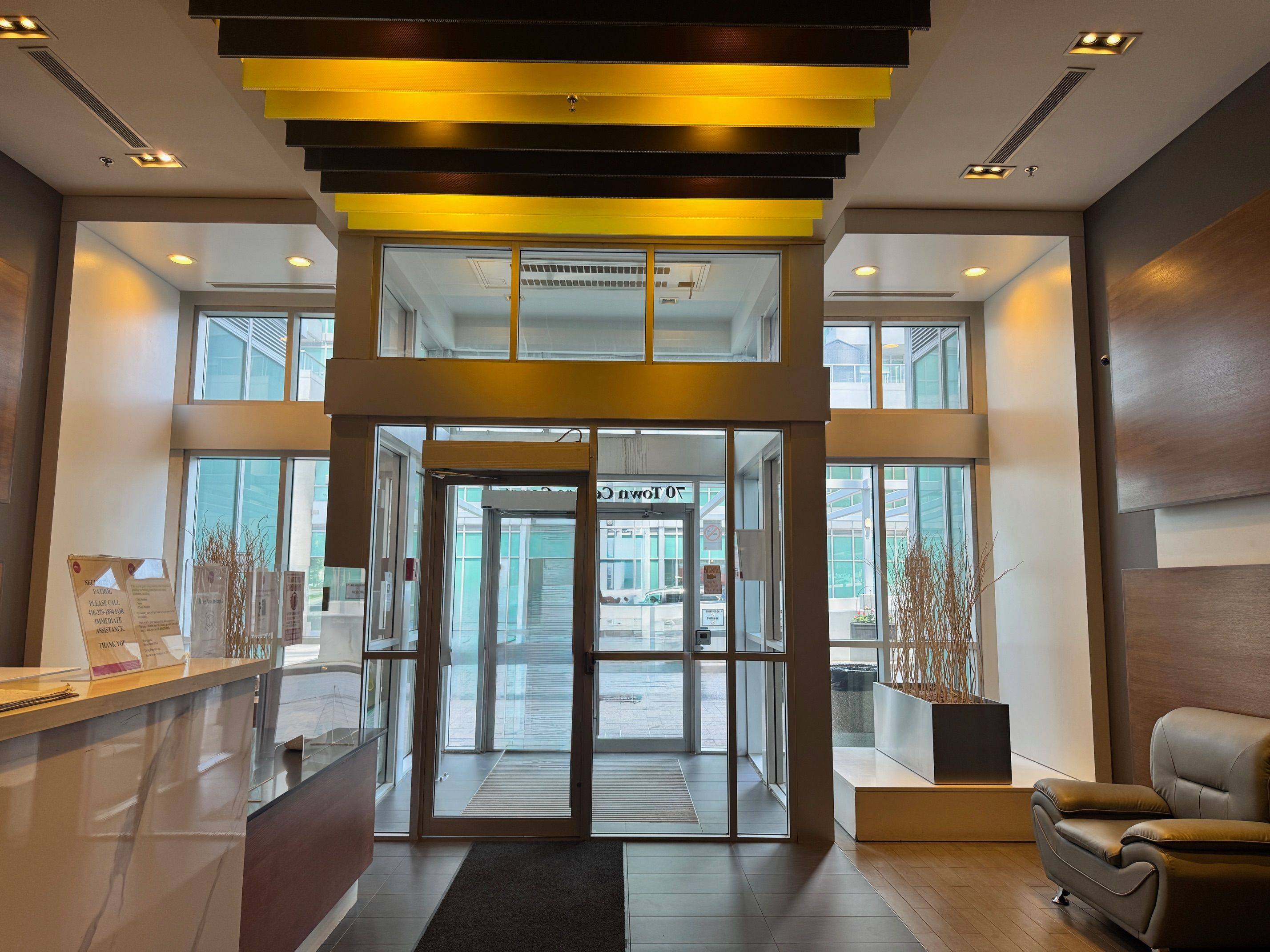 Toronto E09, ON M1P 0B2,70 Town Centre CT #1703