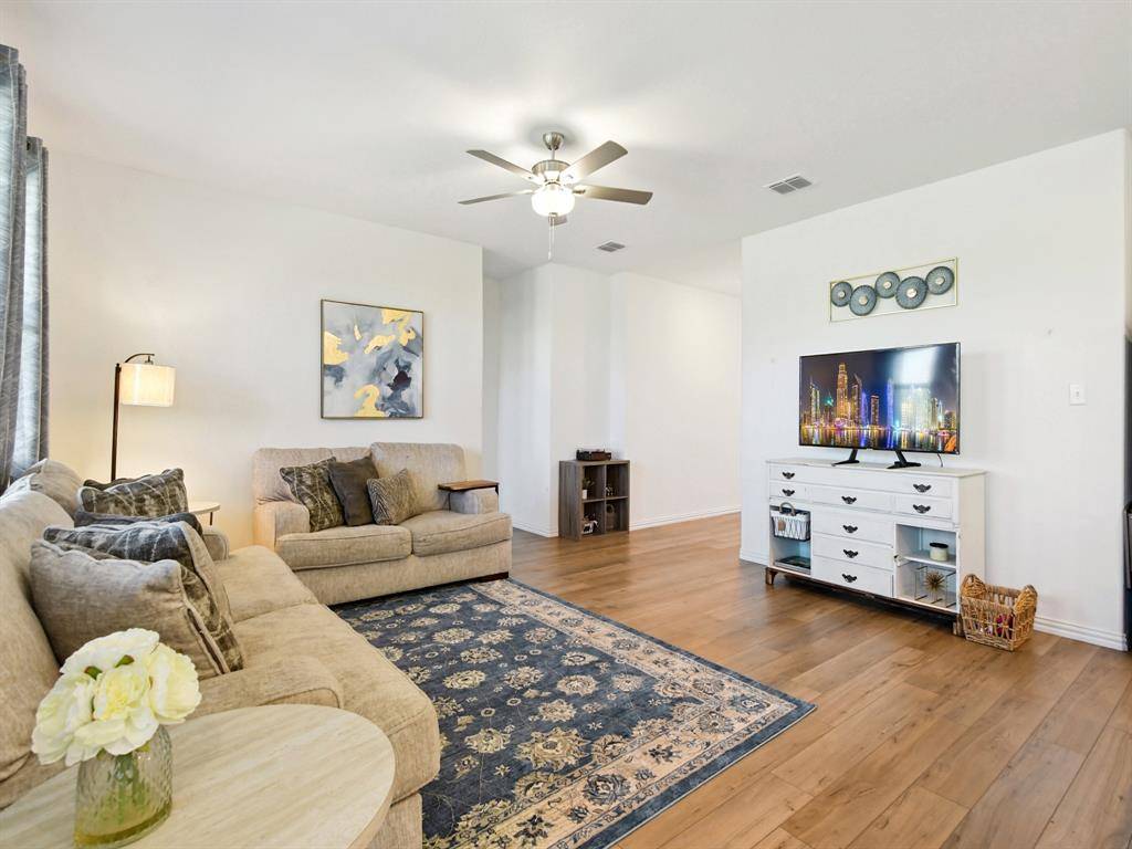 Denton, TX 76207,3413 Kingsview Drive