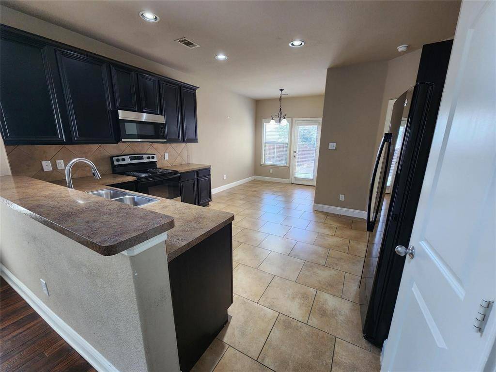 Fort Worth, TX 76123,5848 Burgundy Rose Drive