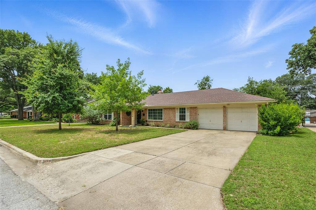 Fort Worth, TX 76132,5116 Stacey Avenue