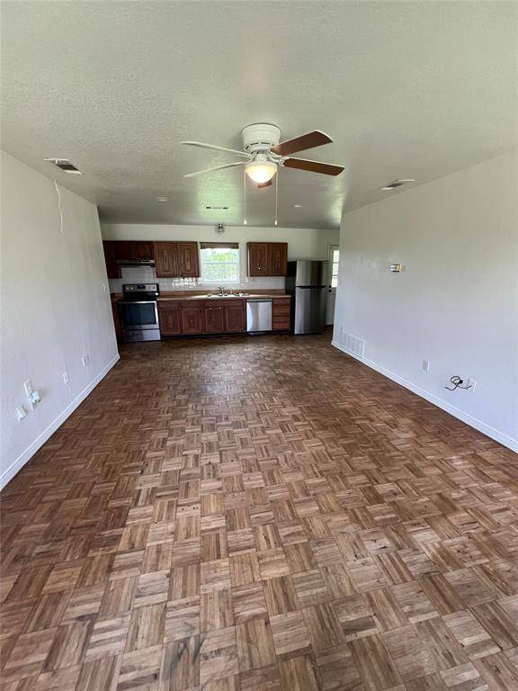 Weatherford, TX 76087,102 Haynes Road