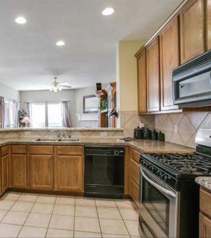 Euless, TX 76040,204 Colonial Lane