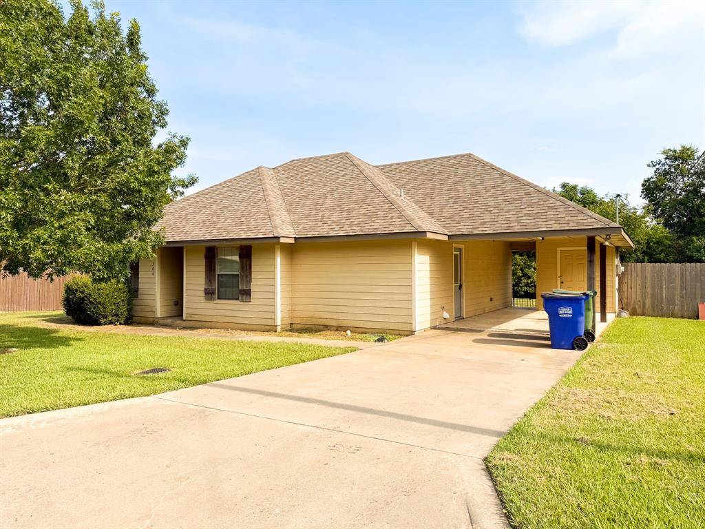 Whitesboro, TX 76273,306 E South Street