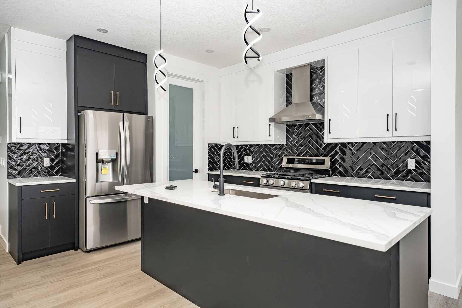 Strathmore, AB T0J 1Y0,182 Lakewood CRES