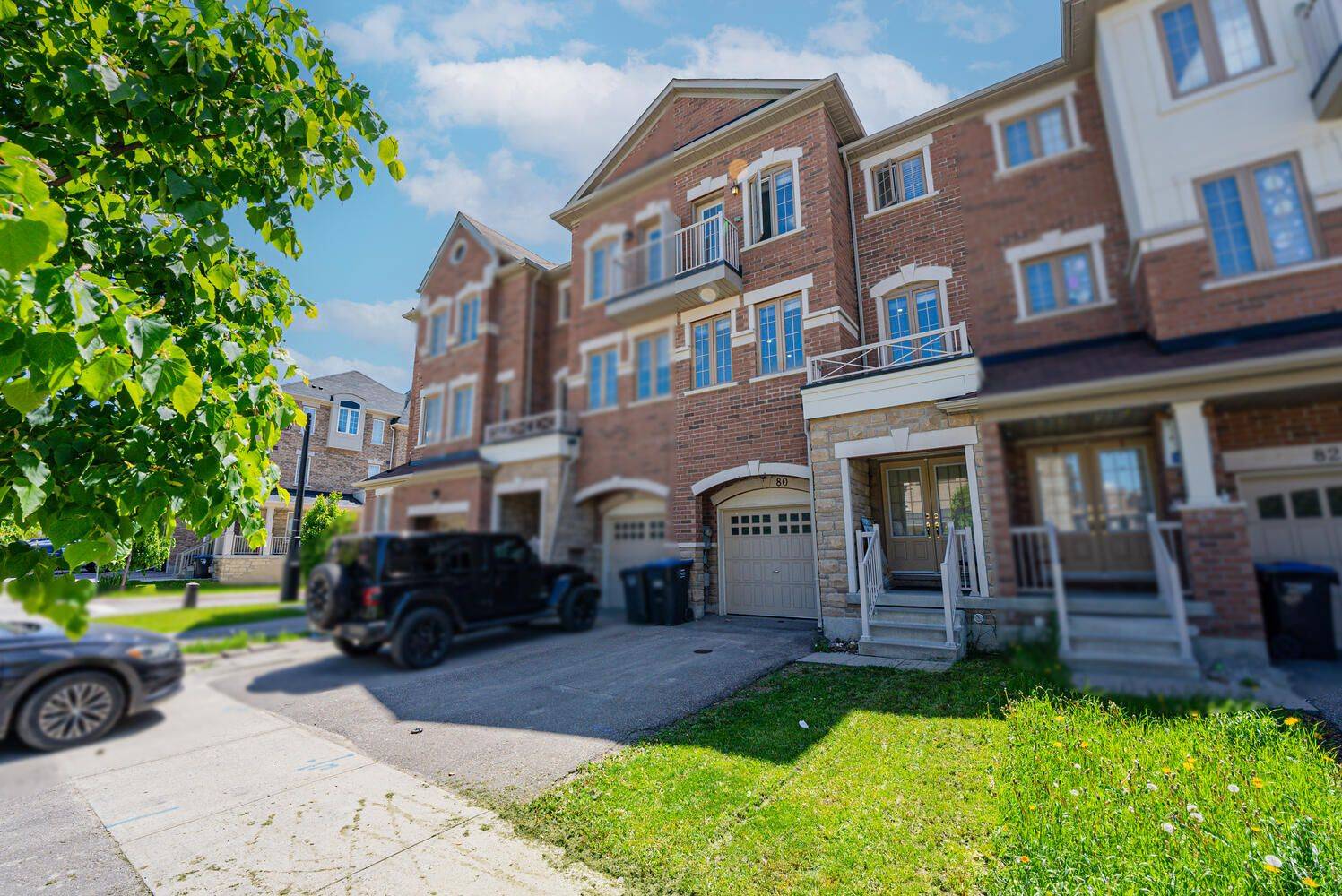 Brampton, ON L6Z 0B4,80 New Pines TRL