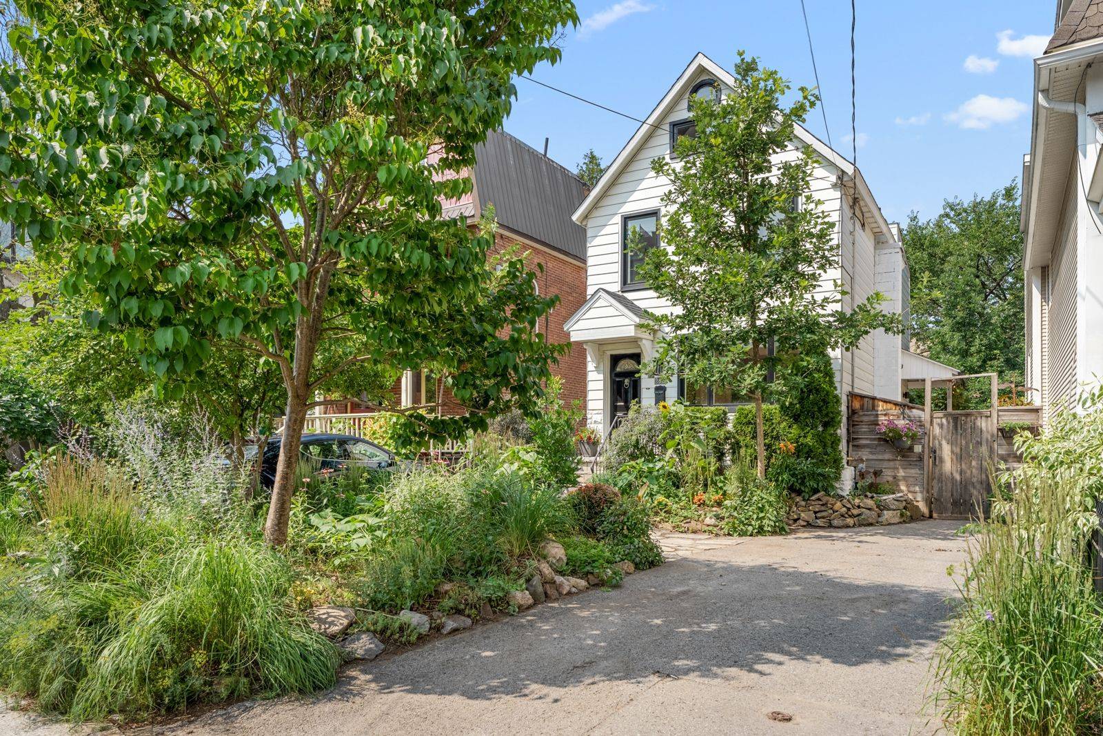 New Edinburgh - Lindenlea, ON K1M 2B8,298 Mackay ST