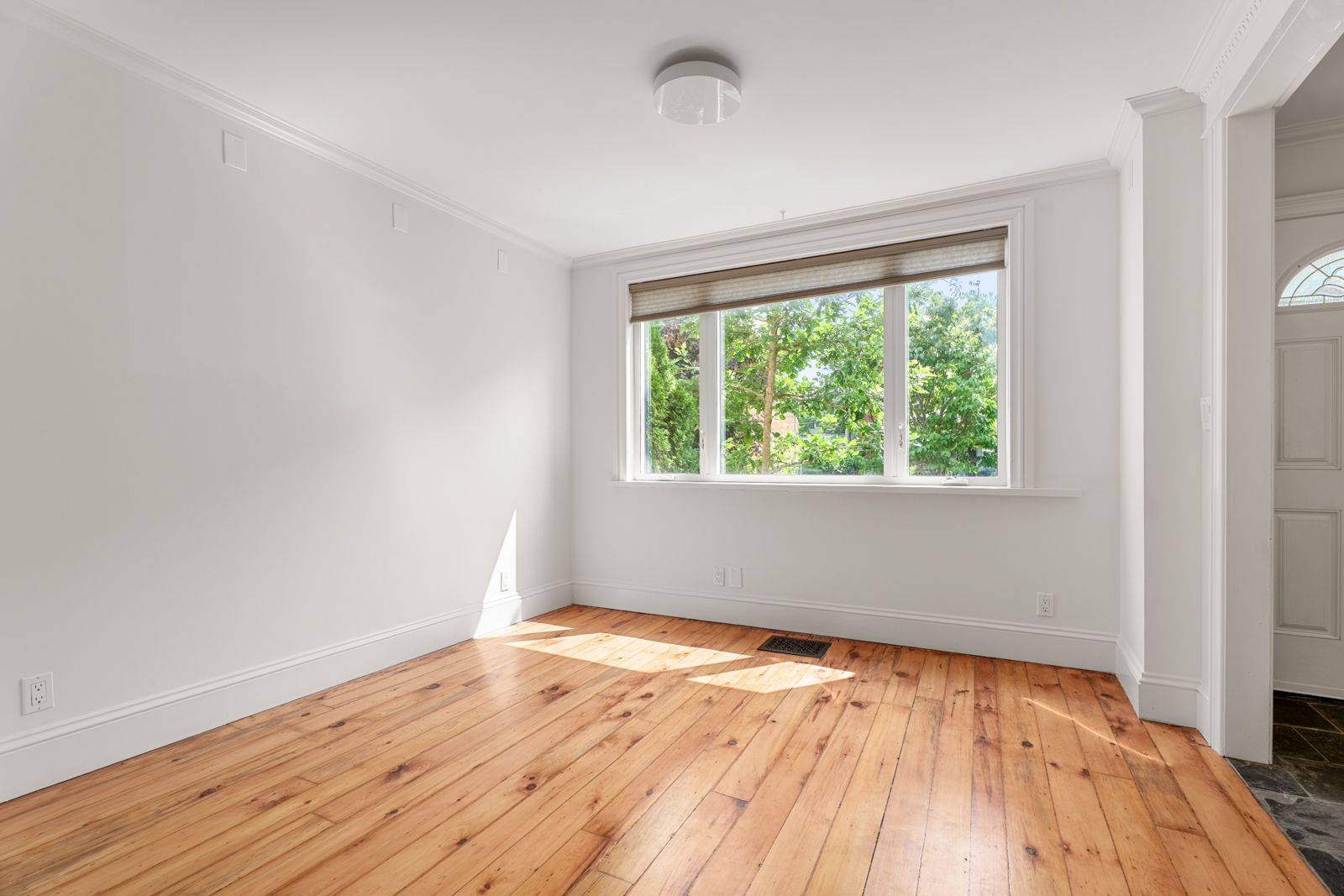 New Edinburgh - Lindenlea, ON K1M 2B8,298 Mackay ST
