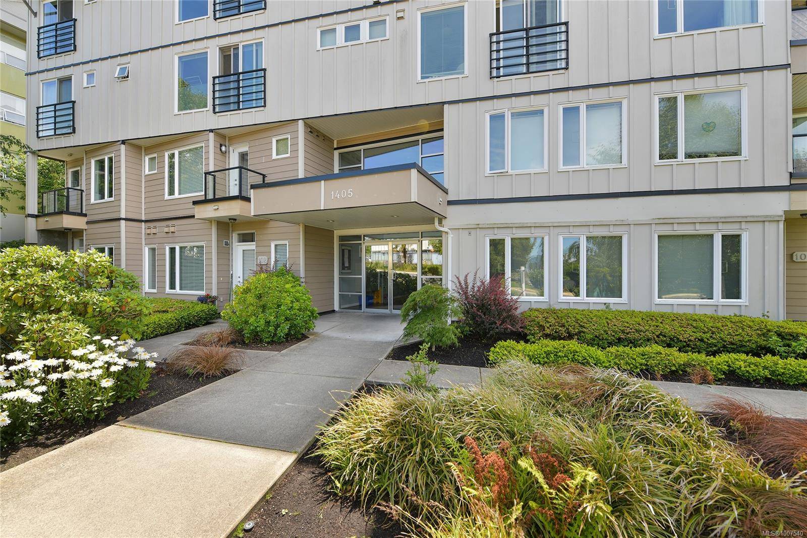 Esquimalt, BC V9A 3L9,1405 Esquimalt Rd #311