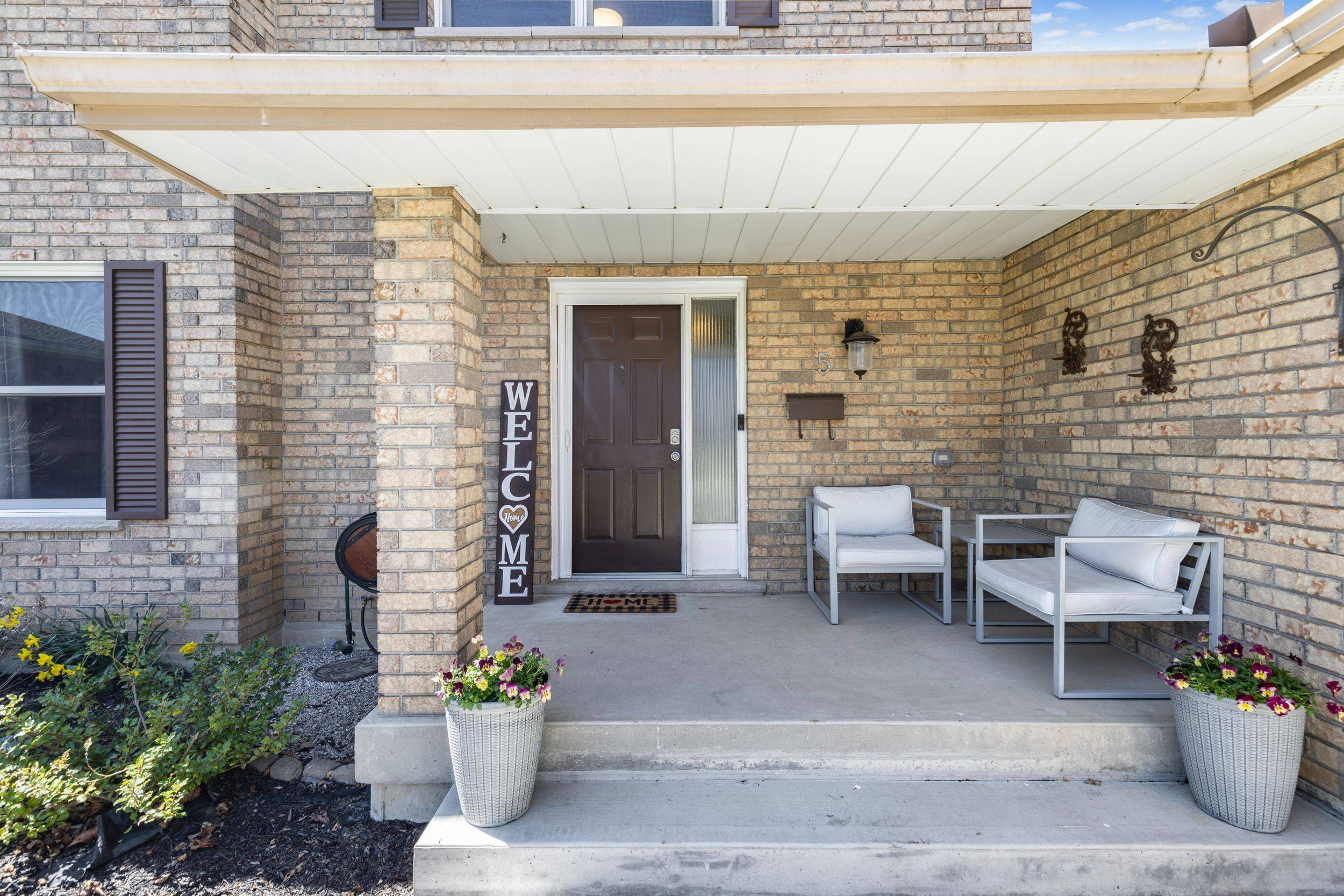 Haldimand, ON N3W 1G8,5 Kintyre CT