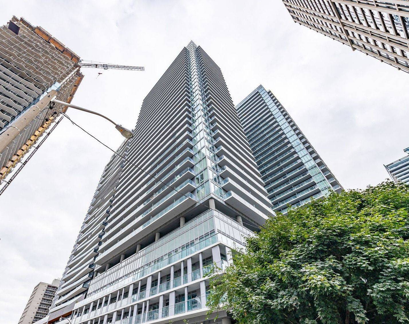 Toronto C10, ON M4P 0E3,99 Broadway AVE #712
