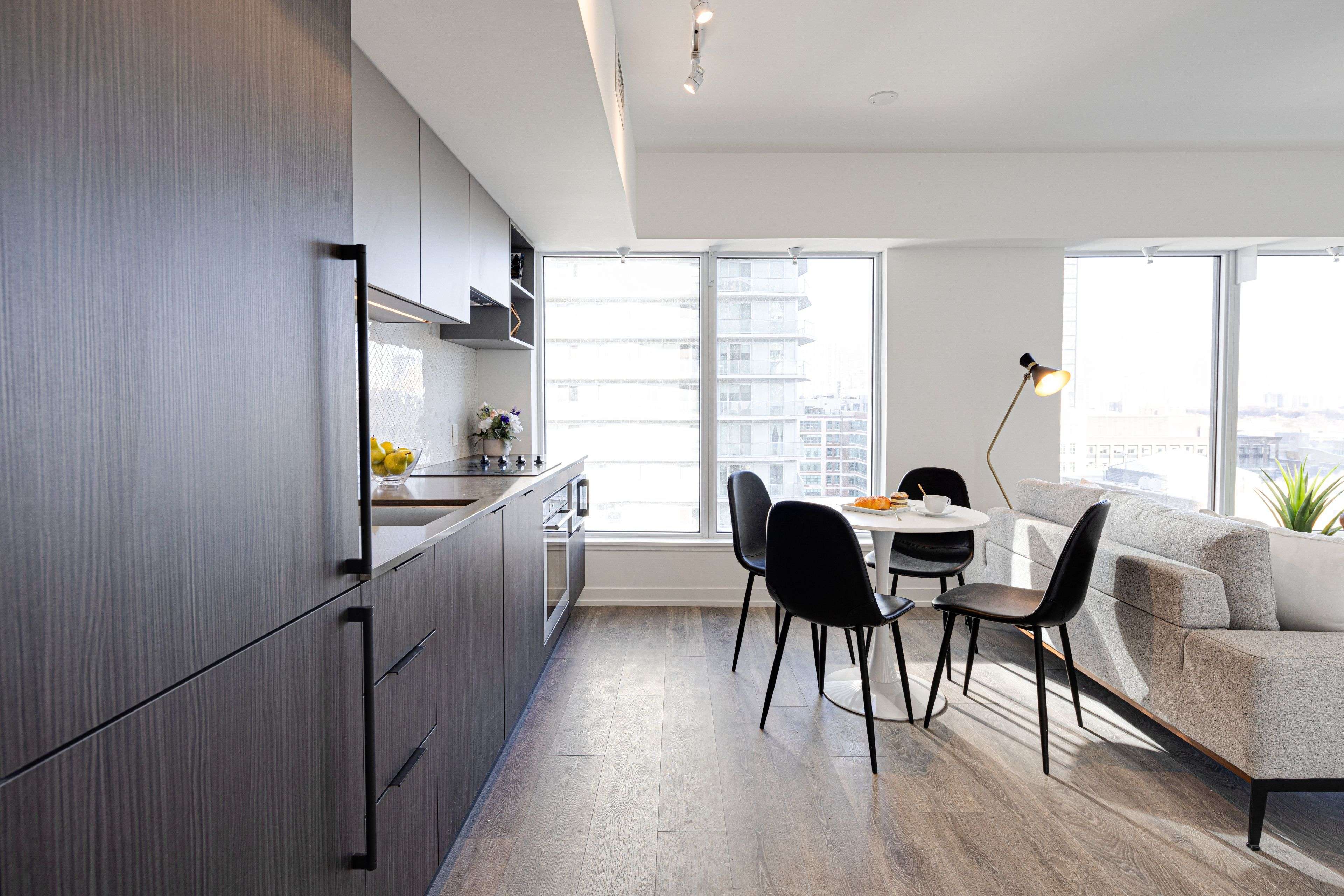Toronto C08, ON M5B 0C5,82 Dalhousie ST #1915