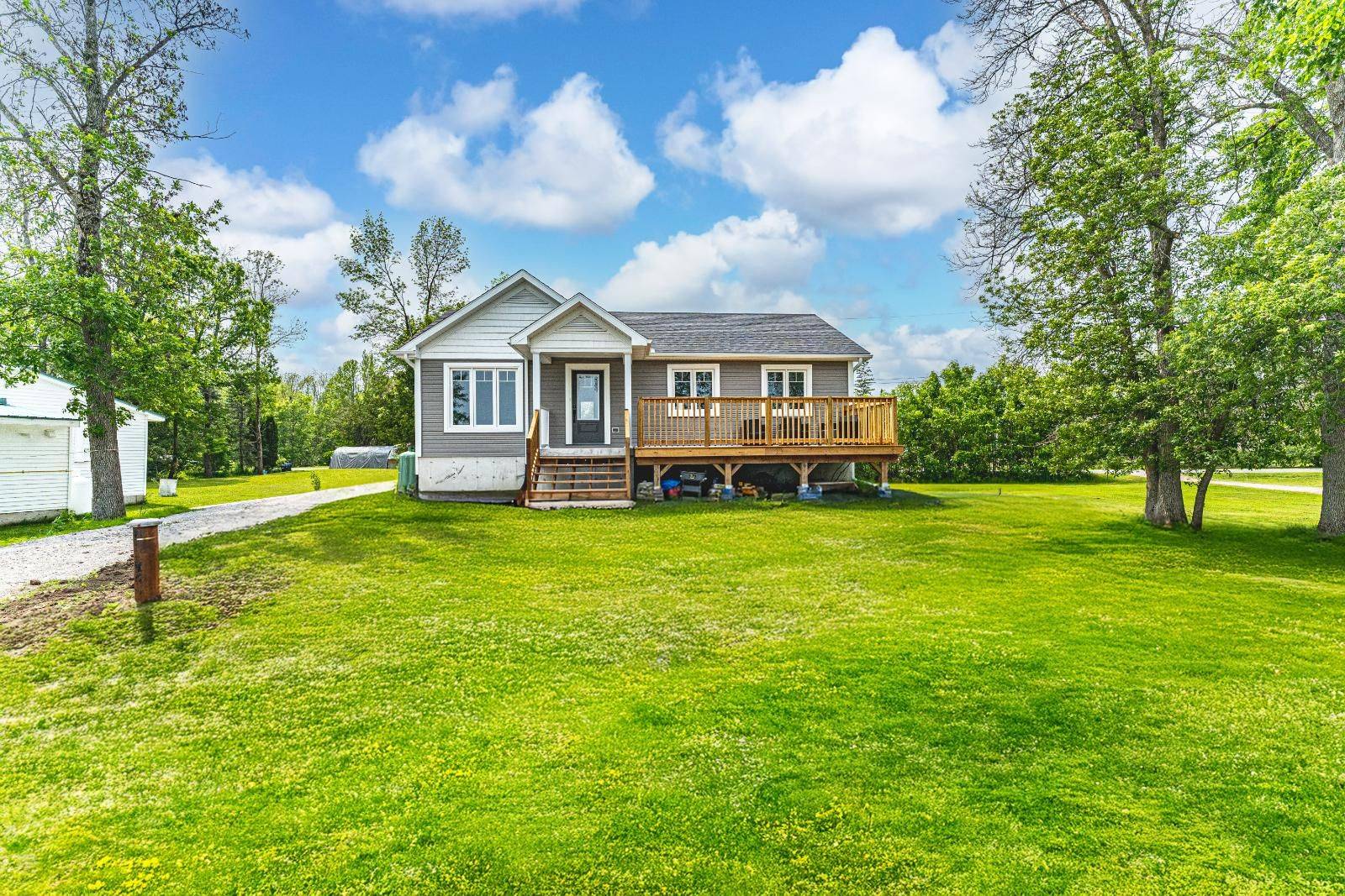 Ramara, ON L0K 1B0,4097 Dalrymple DR