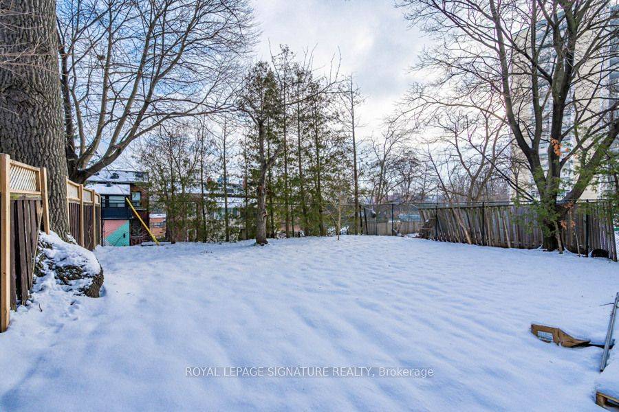 Toronto W02, ON M6P 2M3,67 Oakmount RD #7