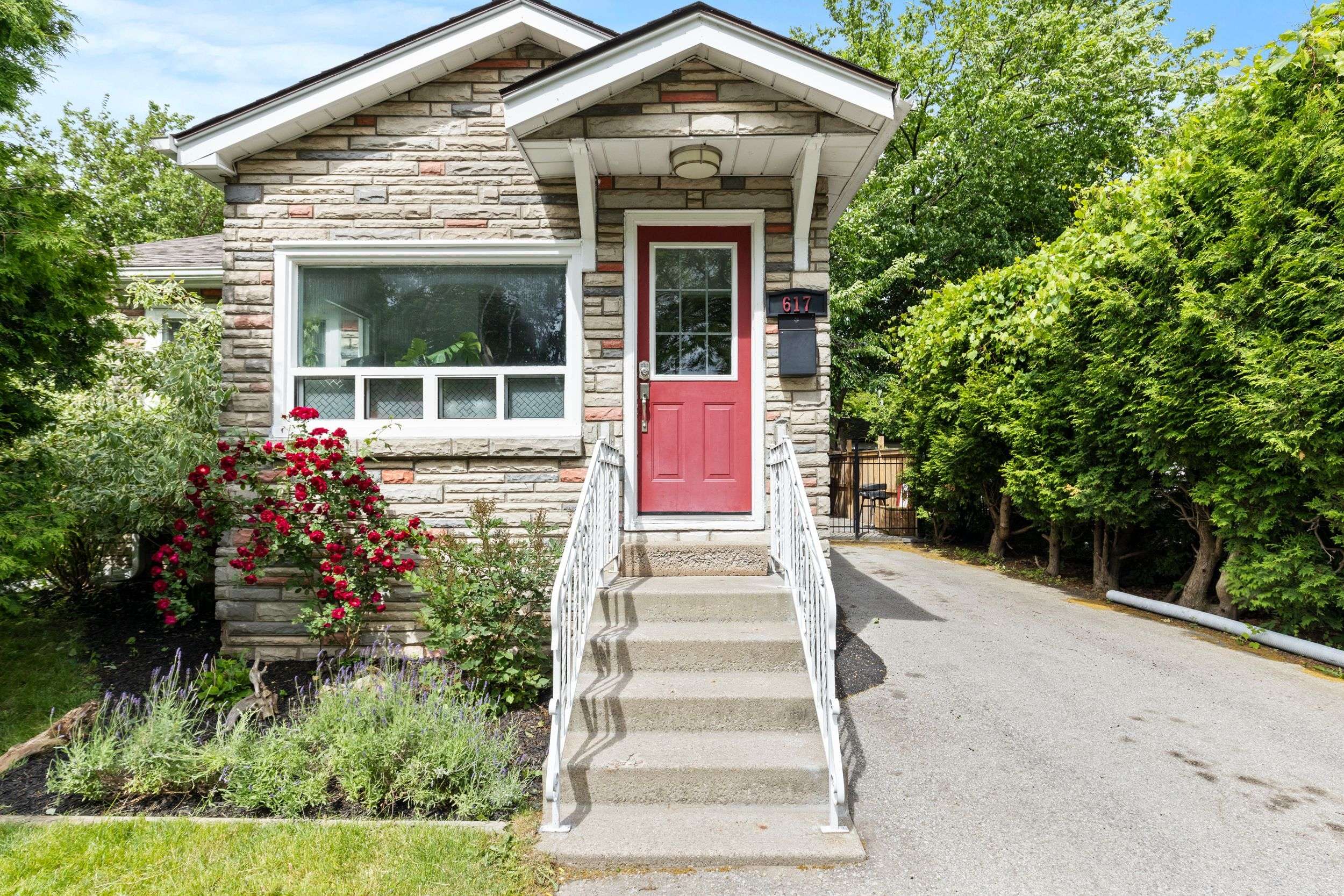 Burlington, ON L7S 1P1,617 Clark AVE
