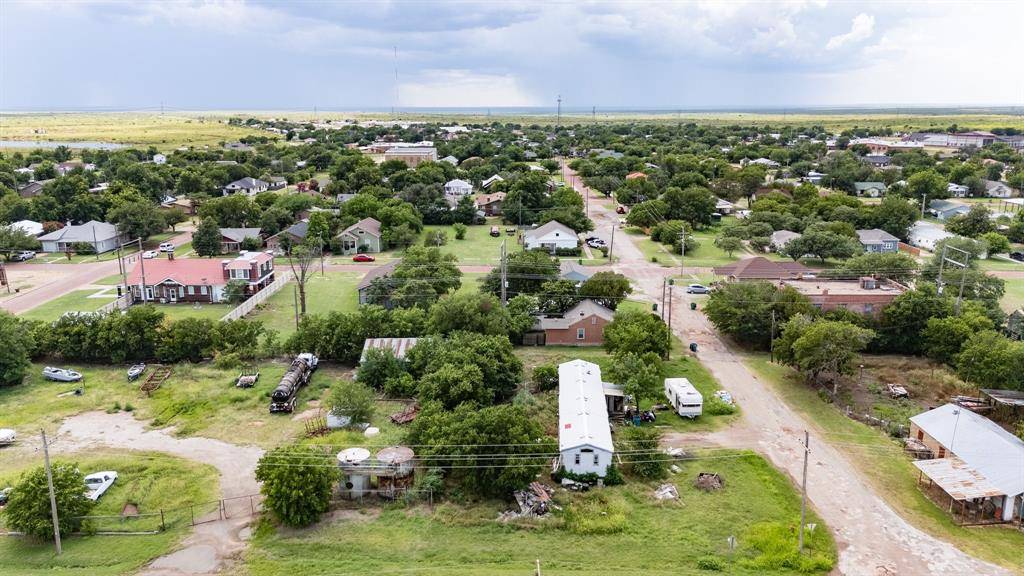Electra, TX 76360,300 S Waggoner Street