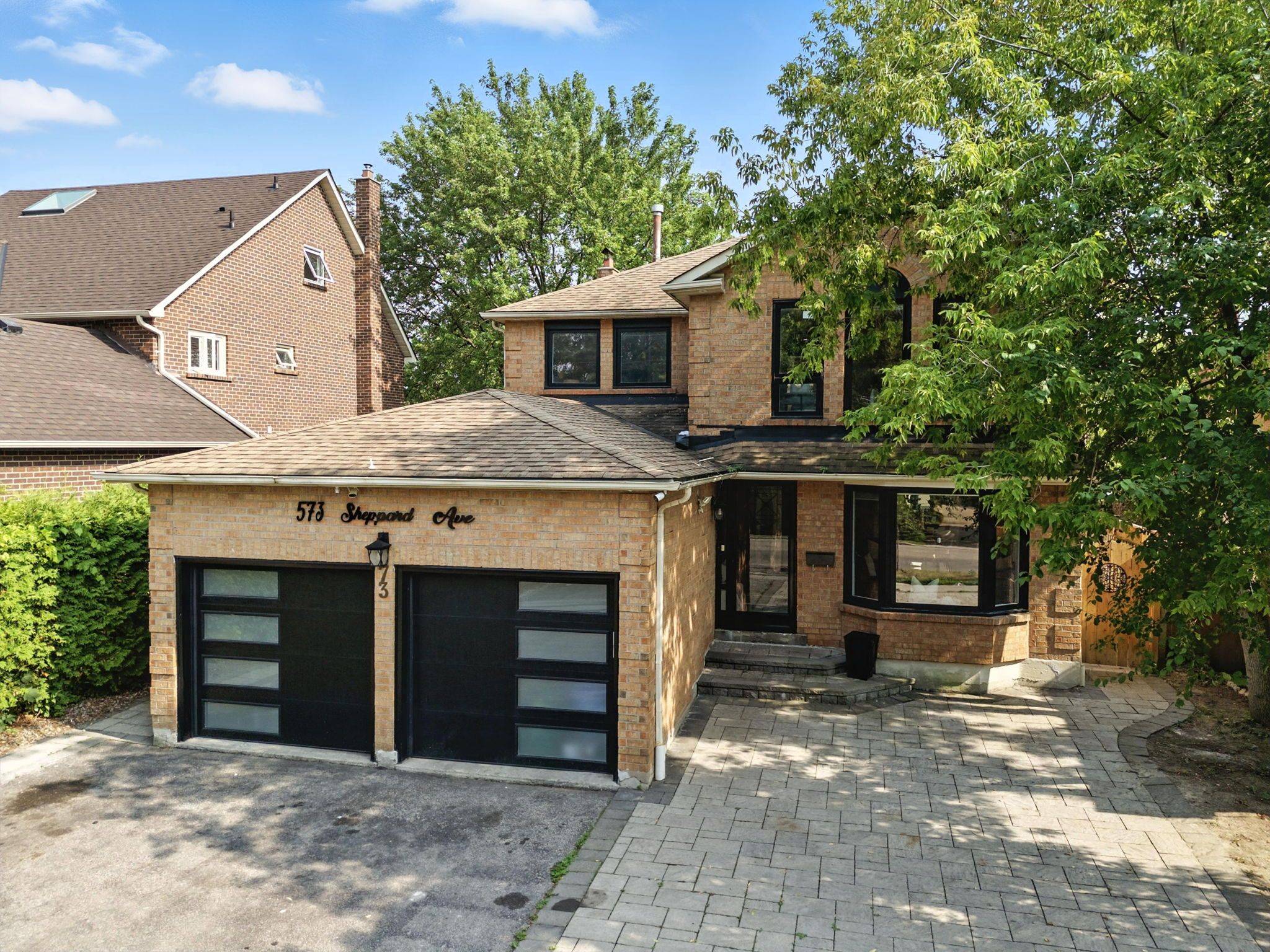 Pickering, ON L1V 1G1,573 Sheppard AVE