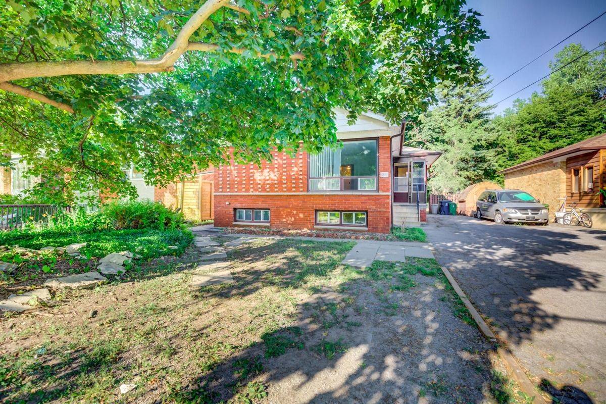 Toronto E05, ON M1T 1J2,71 Wishing Well DR #Upper