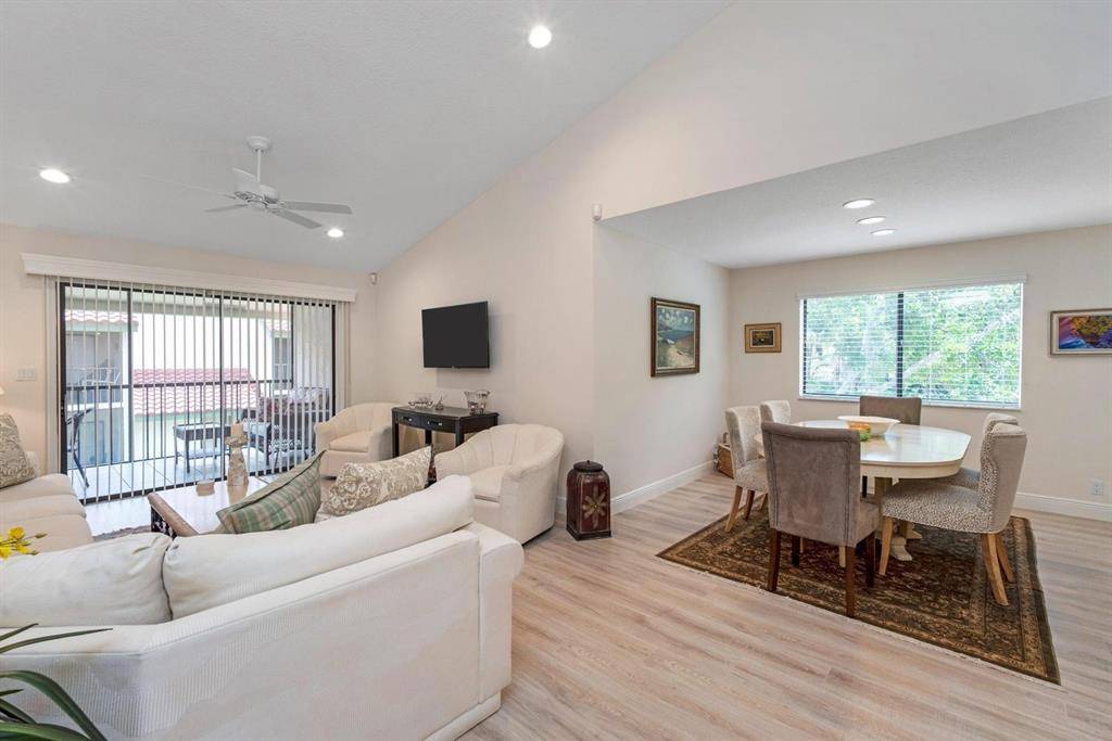 Palm Beach Gardens, FL 33418,17 Lexington Ln W #H