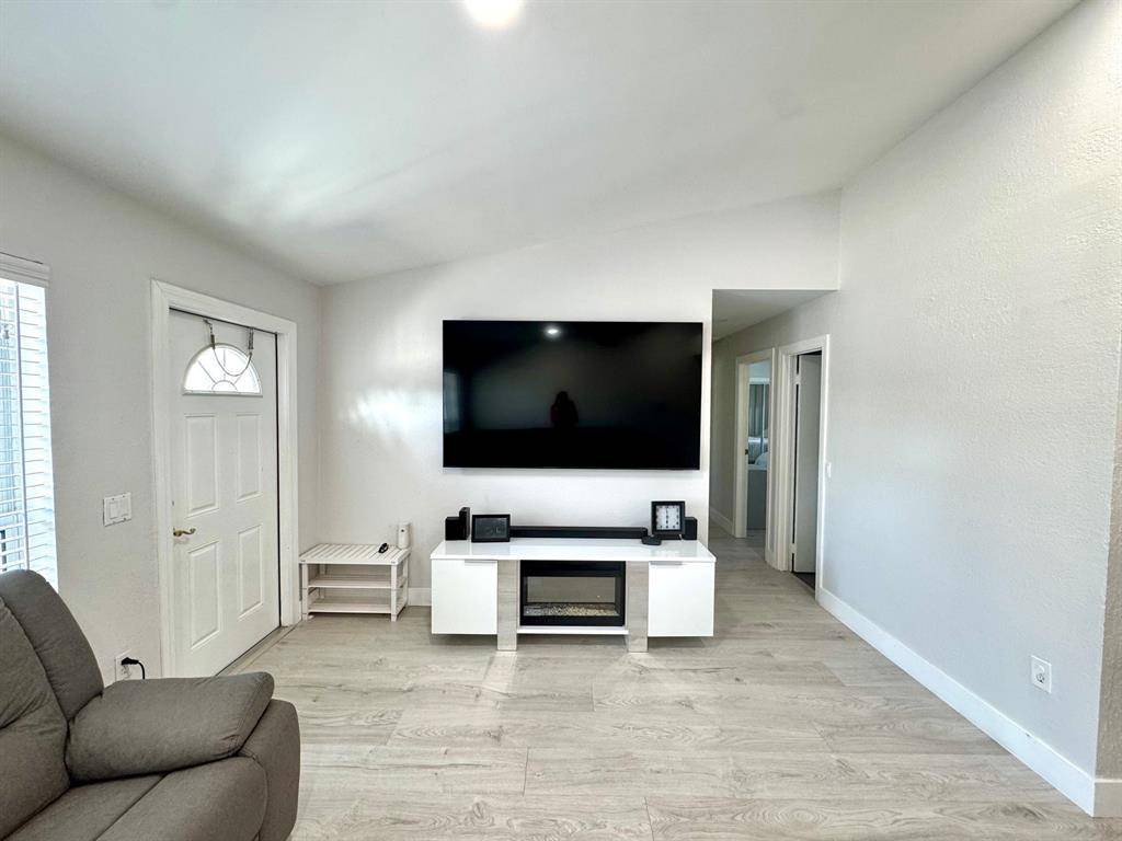 Sunrise, FL 33323,12040 NW 35th St