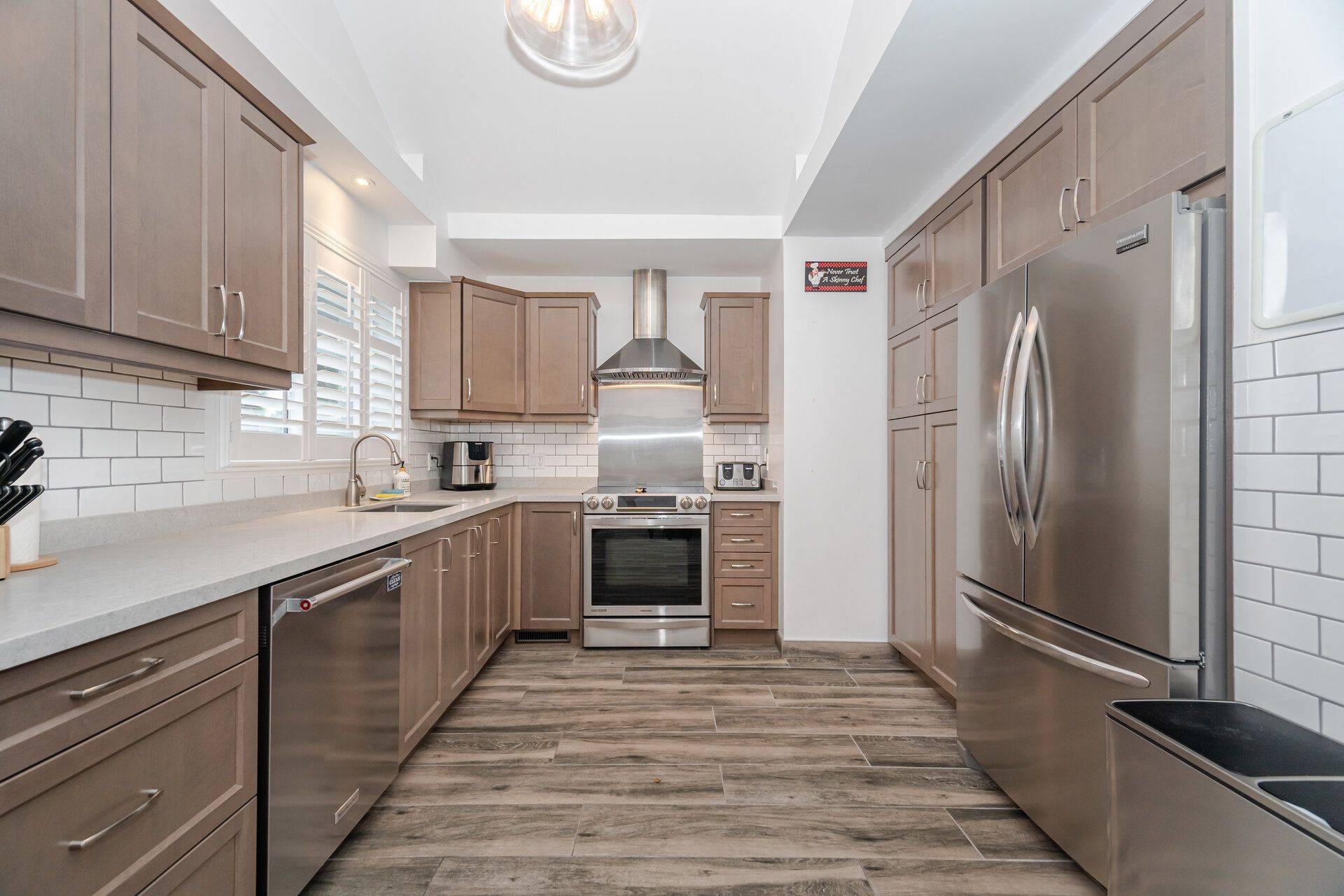Brampton, ON L6Y 1S1,234 Elizabeth ST S