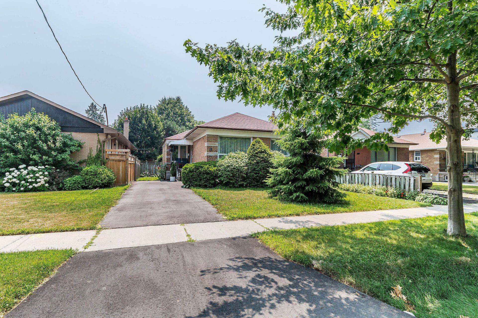 Toronto W07, ON M8Z 2N2,11 Velma DR