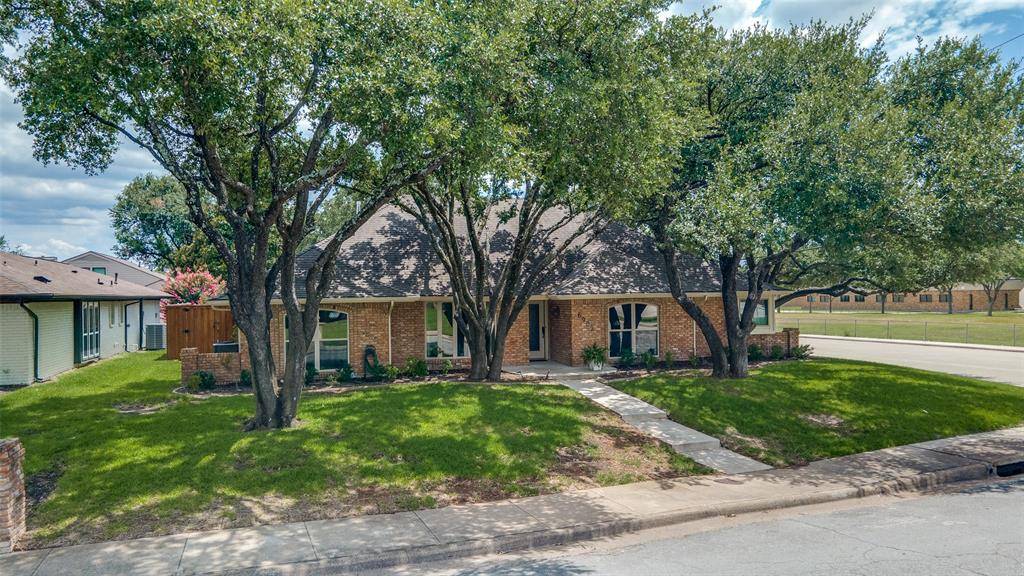 Dallas, TX 75248,6902 Brentfield Drive