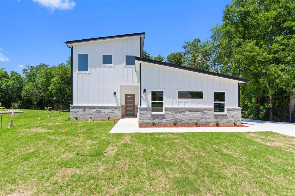 Desoto, TX 75115,403 Tealridge Court