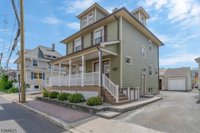 Somerville Boro, NJ 08876,32 Maple St #B