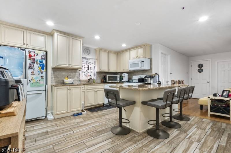 Newark City, NJ 07105,97 Saint Charles St