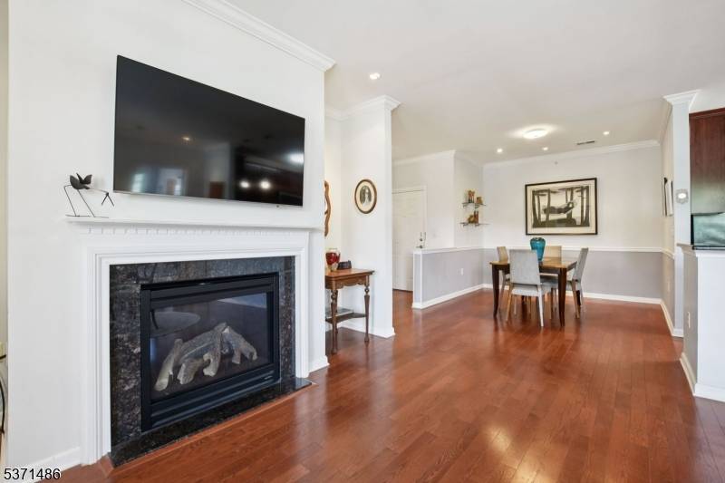 Woodland Park, NJ 07424,3 Bedrock Ct #B3