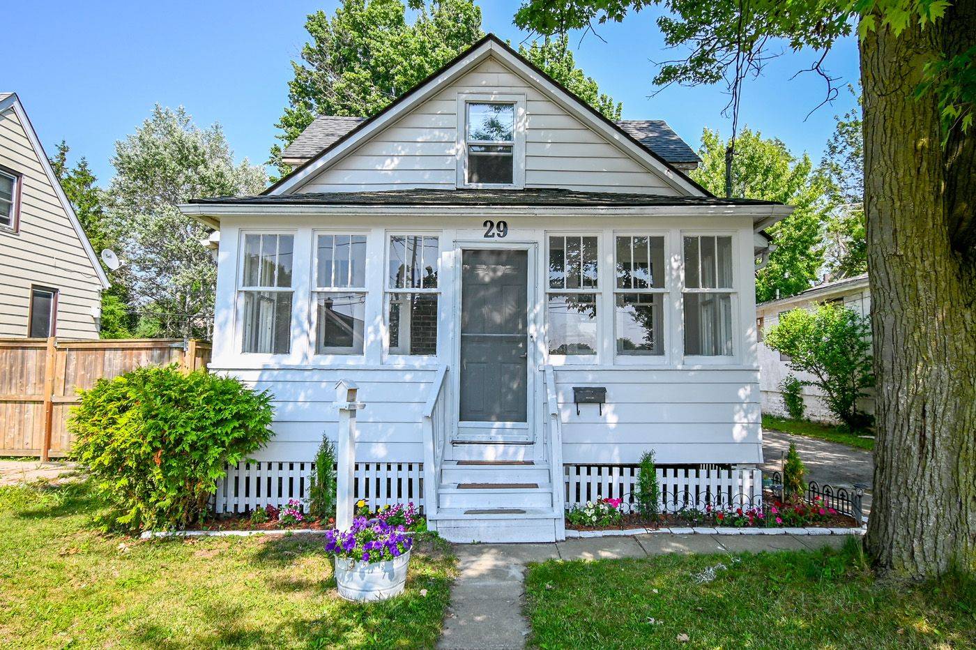 Port Colborne, ON L3K 4L8,29 Erie ST