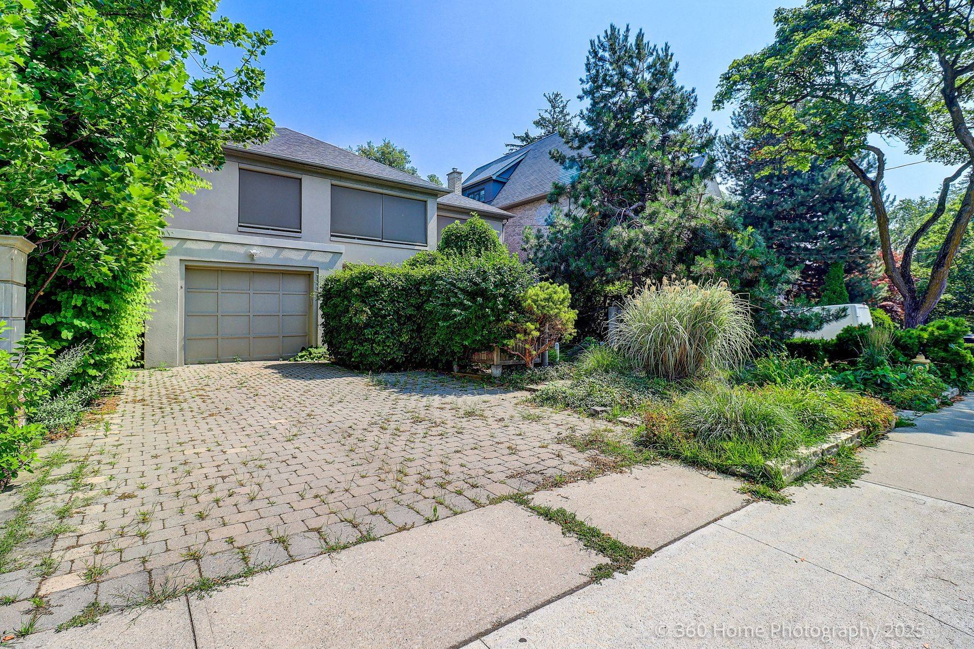 Toronto C03, ON M5P 2N3,249 Forest Hill RD